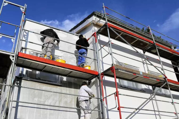 Échafaudage pour terrain en pente, Perpignan, STEIS ECHAFAUDAGES